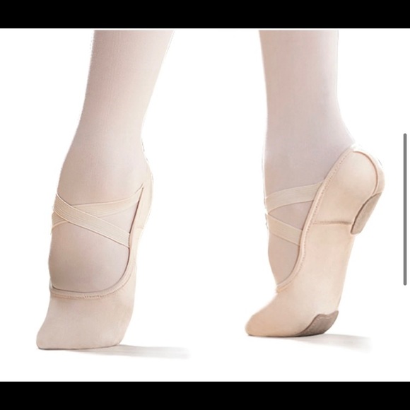 👠BNIB Capezio Hanami Ballet Slipper in Nude size 8.5M👠 - Picture 2 of 4